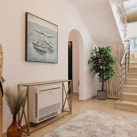 Vila Sunbreeze-beachfront Luxury 5 Bed 4 Bath-sleeps 10