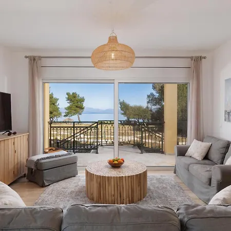 Vila Sunbreeze-beachfront Luxury 5 Bed 4 Bath-sleeps 10 *