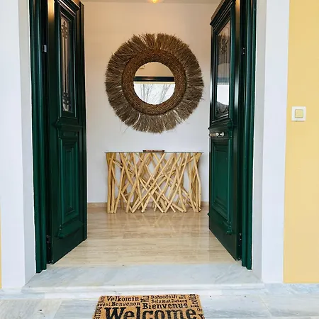 Vila Sunbreeze-beachfront Luxury 5 Bed 4 Bath-sleeps 10 *