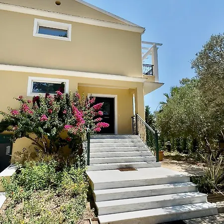 Sunbreeze-beachfront Luxury 5 Bed 4 Bath-sleeps 10 * Potamion