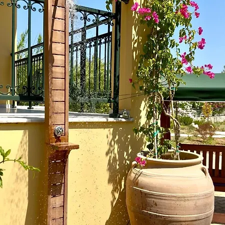 Sunbreeze-beachfront Luxury 5 Bed 4 Bath-sleeps 10