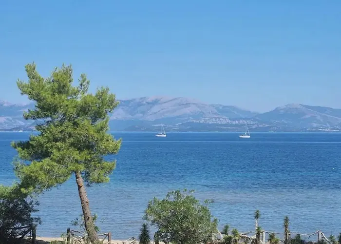 Sunbreeze-beachfront Luxury 5 Bed 4 Bath-sleeps 10 Villa