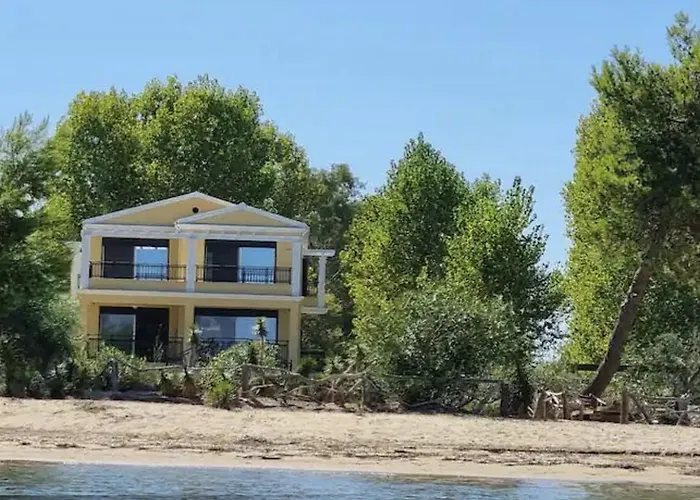 Villa Sunbreeze-beachfront Luxury 5 Bed 4 Bath-sleeps 10
