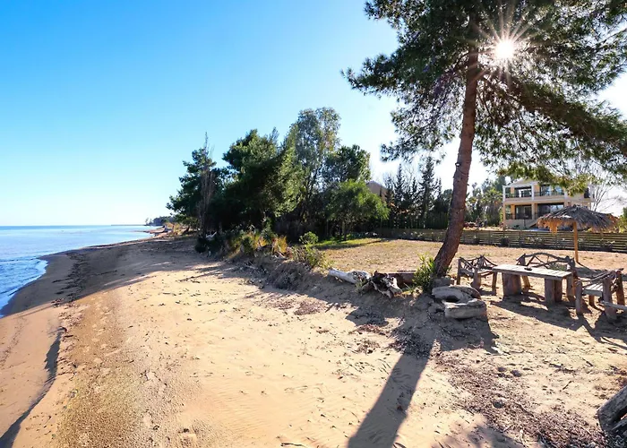 Sunbreeze-beachfront Luxury 5 Bed 4 Bath-sleeps 10 Potamion