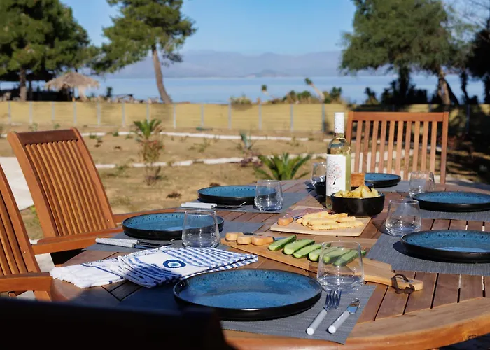 Villa Sunbreeze-beachfront Luxury 5 Bed 4 Bath-sleeps 10 Potamion