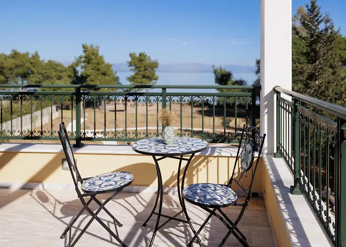 Villa Sunbreeze-beachfront Luxury 5 Bed 4 Bath-sleeps 10 *