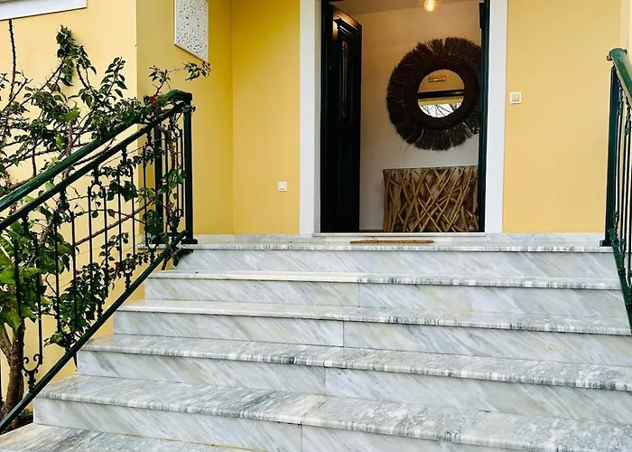 Sunbreeze-beachfront Luxury 5 Bed 4 Bath-sleeps 10 Villa *