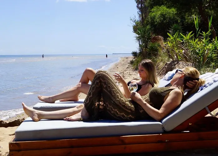 Sunbreeze-beachfront Luxury 5 Bed 4 Bath-sleeps 10 * Potamion