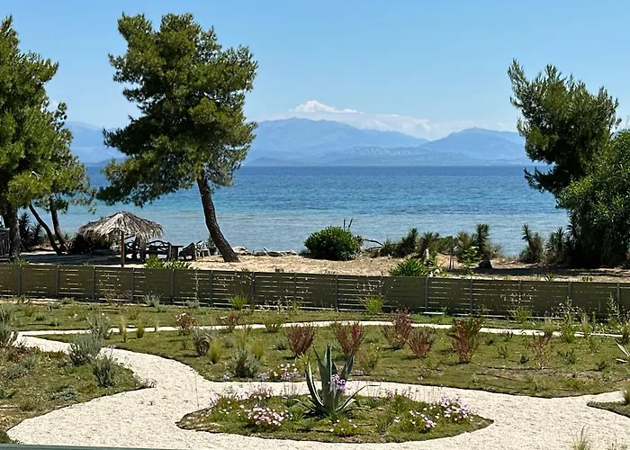 Sunbreeze-beachfront Luxury 5 Bed 4 Bath-sleeps 10 Villa