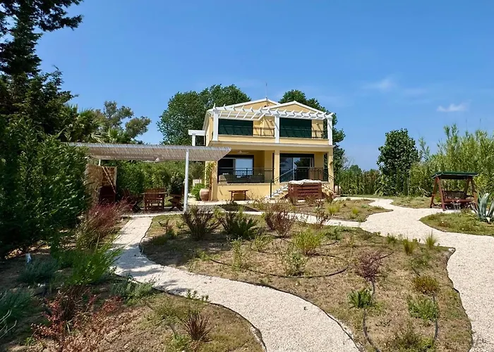 Villa Sunbreeze-beachfront Luxury 5 Bed 4 Bath-sleeps 10 Potamion