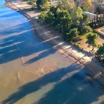 Sunbreeze-beachfront Luxury 5 Bed 4 Bath-sleeps 10 فيلة *