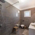 Sunbreeze-beachfront Luxury 5 Bed 4 Bath-sleeps 10 فيلة