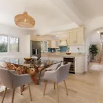 Sunbreeze-beachfront Luxury 5 Bed 4 Bath-sleeps 10 فيلة *