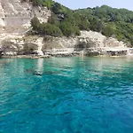 Villa Sunbreeze-beachfront Luxury 5 Bed 4 Bath-sleeps 10