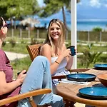 Sunbreeze-beachfront Luxury 5 Bed 4 Bath-sleeps 10 فيلة