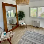 Villa Sunbreeze-beachfront Luxury 5 Bed 4 Bath-sleeps 10 Potamion