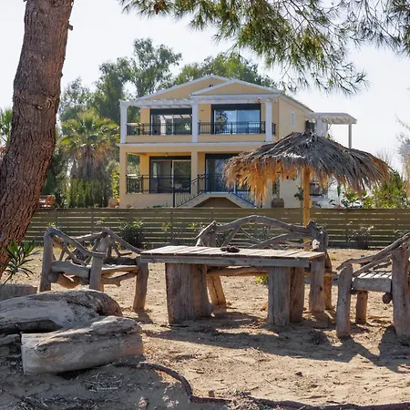 Sunbreeze-beachfront Luxury 5 Bed 4 Bath-sleeps 10 Villa *