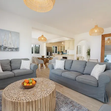 Villa Sunbreeze-beachfront Luxury 5 Bed 4 Bath-sleeps 10 *