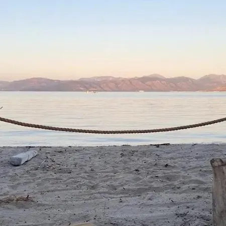 Sunbreeze-beachfront Luxury 5 Bed 4 Bath-sleeps 10 Potamion