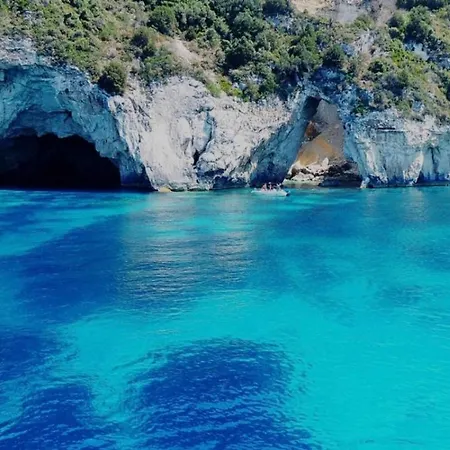 Villa Sunbreeze-beachfront Luxury 5 Bed 4 Bath-sleeps 10 *