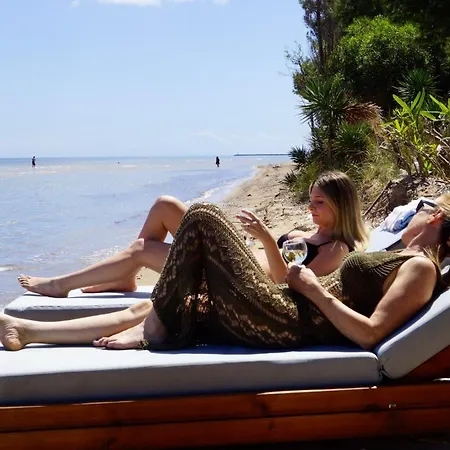 Sunbreeze-beachfront Luxury 5 Bed 4 Bath-sleeps 10 * Potamion