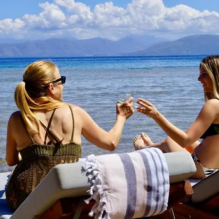 Sunbreeze-beachfront Luxury 5 Bed 4 Bath-sleeps 10 Villa *