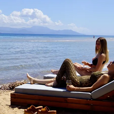 Sunbreeze-beachfront Luxury 5 Bed 4 Bath-sleeps 10 * Potamion