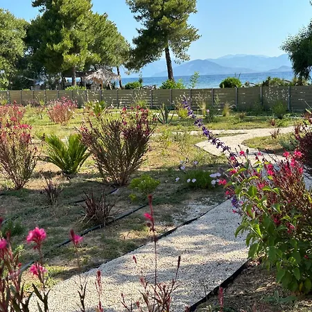 Sunbreeze-beachfront Luxury 5 Bed 4 Bath-sleeps 10 Villa