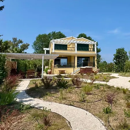 Villa Sunbreeze-beachfront Luxury 5 Bed 4 Bath-sleeps 10 Potamion