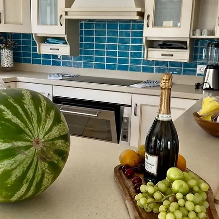 Sunbreeze-beachfront Luxury 5 Bed 4 Bath-sleeps 10 * Potamion