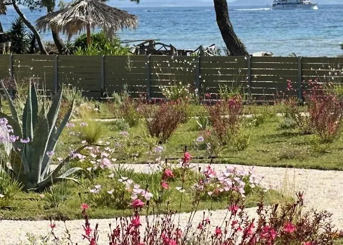 Sunbreeze-beachfront Luxury 5 Bed 4 Bath-sleeps 10 *