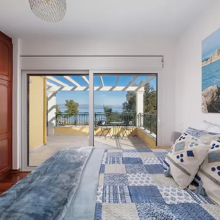 Villa Sunbreeze-beachfront Luxury 5 Bed 4 Bath-sleeps 10 Potamion