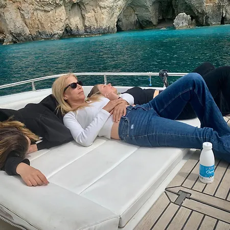 Sunbreeze-beachfront Luxury 5 Bed 4 Bath-sleeps 10 * Potamion