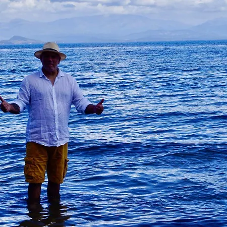 Villa Sunbreeze-beachfront Luxury 5 Bed 4 Bath-sleeps 10