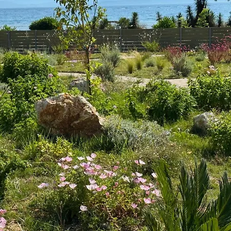 Sunbreeze-beachfront Luxury 5 Bed 4 Bath-sleeps 10 * Potamion